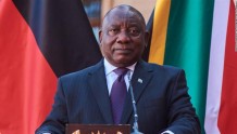 面对绑架和行贿指控，南非总统回应“从未从任何地方偷过钱”