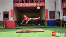 这家“网红”青训自创南派足球训练“秘法”：130多年老宅内练习倒钩、抽射
