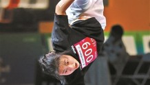 中国女孩刘清漪首夺霹雳舞世界冠军