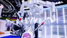 达芬奇手术机器人、中国首个获批CAR-T产品！这些重磅创新集中亮相进博复星健康展台