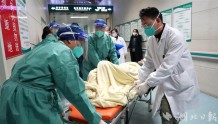 武汉协和医院多措并举  与时间赛跑救治新冠感染患者