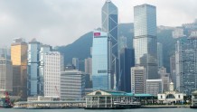 香港上半年GDP为1.12万亿，排名全国第22位，那么台湾、澳门呢？