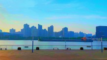 上海黄浦江一建筑走红，形似飞碟适合遛娃拍照，晚上还会发光！