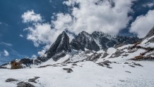 玉龙雪山海拔最高多少米？